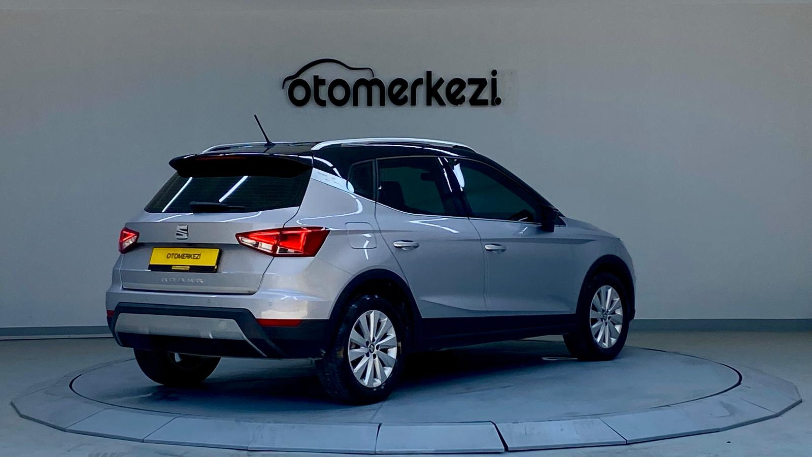 SEAT ARONA 5